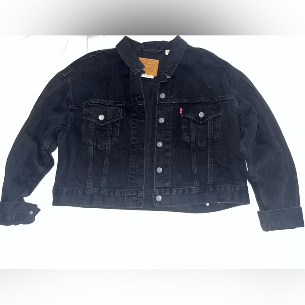 Levi’s cropped black jean jacket
